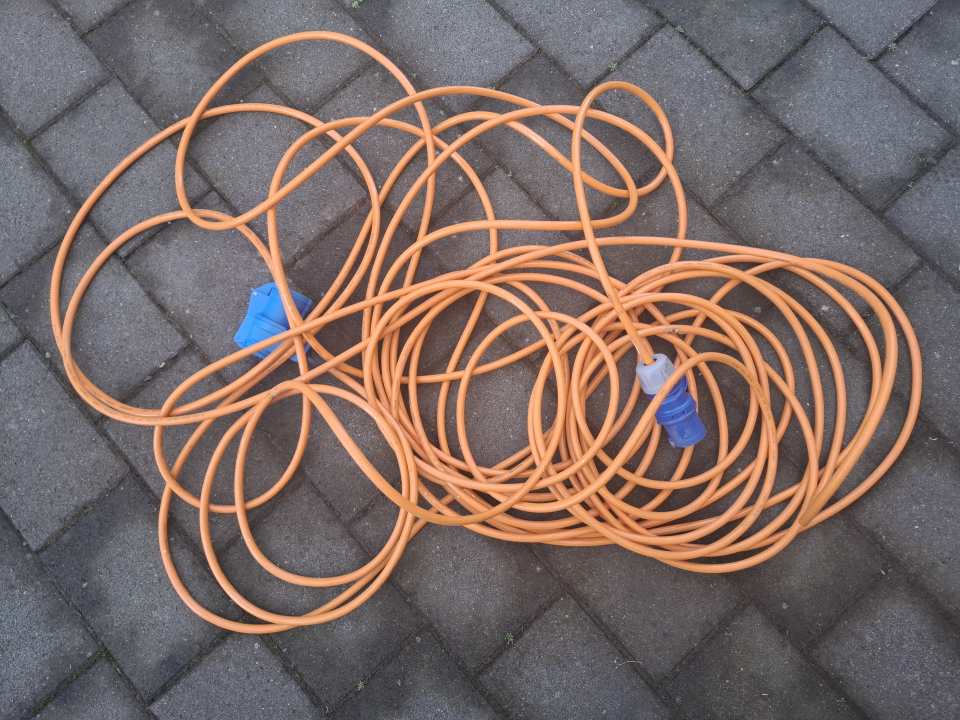 Akte_001_00_A: Das Campingkabel